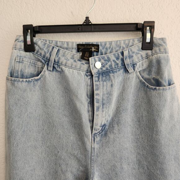 House of Harlow Women's size 6 Studded High Rise Light Wash Wide Leg Jeans‎ New - Picture 2 of 6